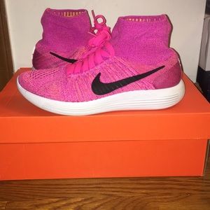 NIKE LUNAREPIC FLYKNIT